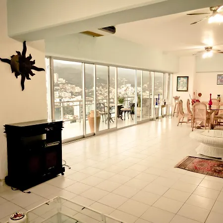 Condo Oceanic 2000